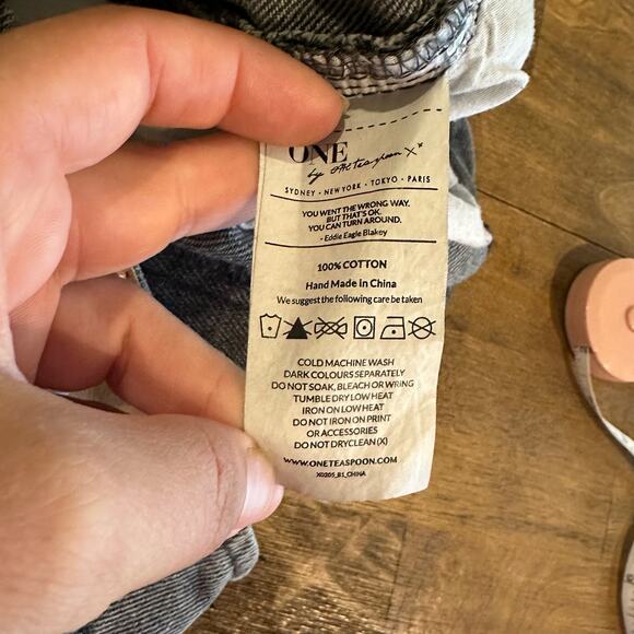 One x One Teaspoon Super Freaks Faded Black Denim Cutoff Shorts Size 26 - Picture 9 of 12